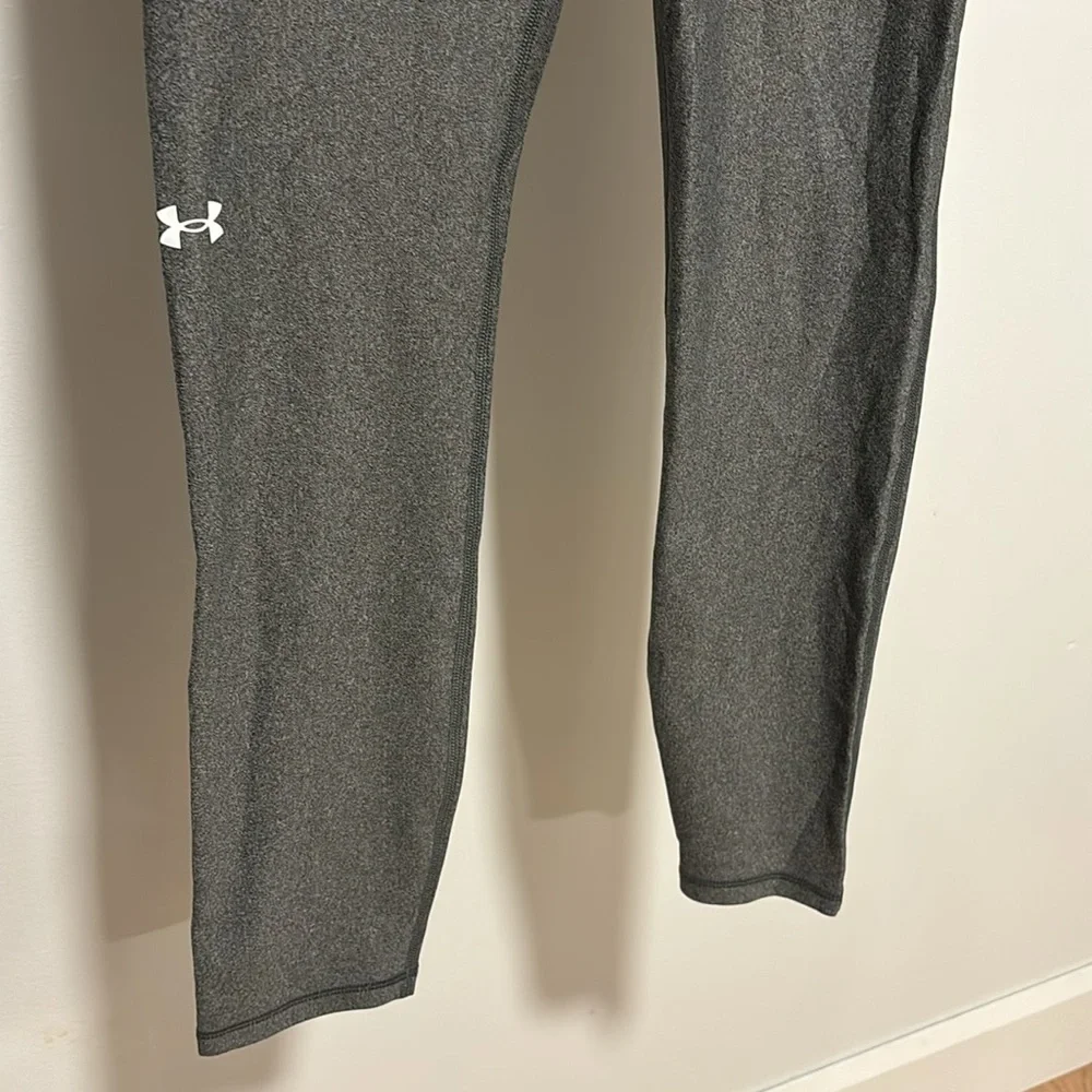 Under Armour high rise ankle legging. - Picture 3 of 7